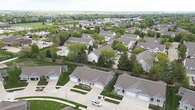 135 SE Silver Pointe Drive, Waukee, IA 50263