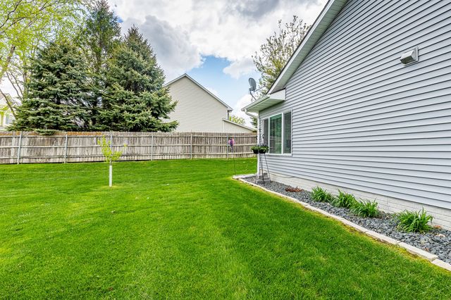 135 SE Silver Pointe Drive, Waukee, IA 50263
