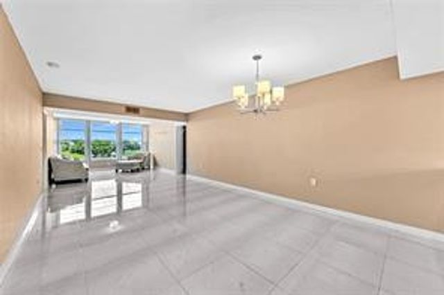 1520 Whitehall Drive 405, Davie, FL 33324