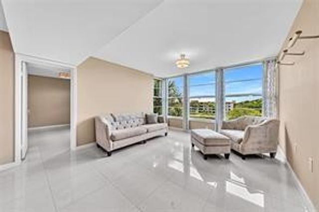 1520 Whitehall Drive 405, Davie, FL 33324