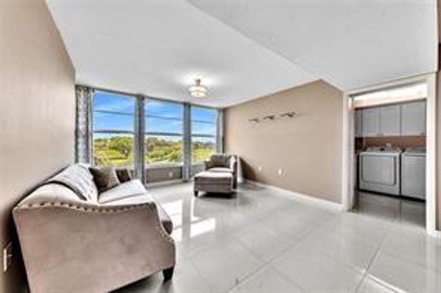 1520 Whitehall Drive 405, Davie, FL 33324