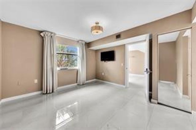 1520 Whitehall Drive 405, Davie, FL 33324