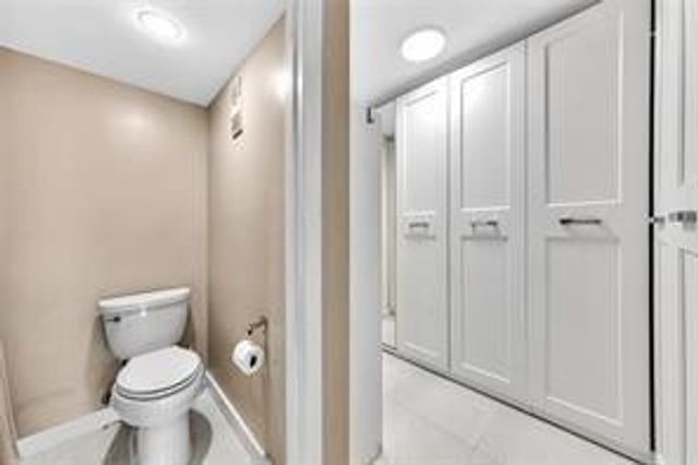 1520 Whitehall Drive 405, Davie, FL 33324