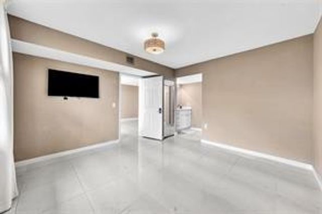 1520 Whitehall Drive 405, Davie, FL 33324