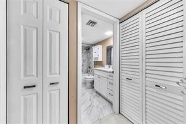 1520 Whitehall Drive 405, Davie, FL 33324