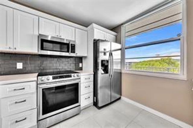 1520 Whitehall Drive 405, Davie, FL 33324