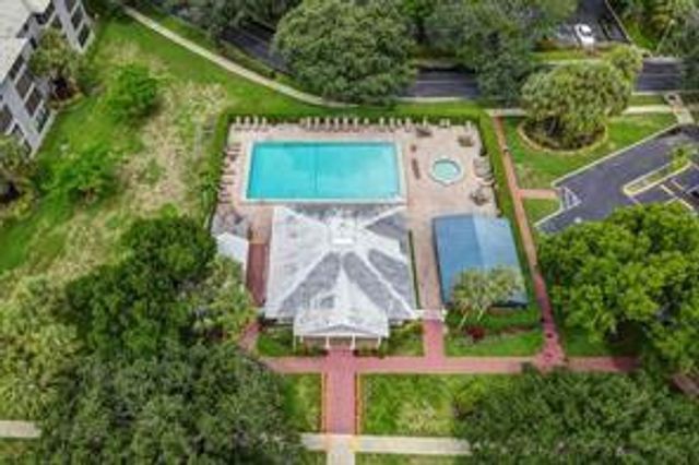 1520 Whitehall Drive 405, Davie, FL 33324