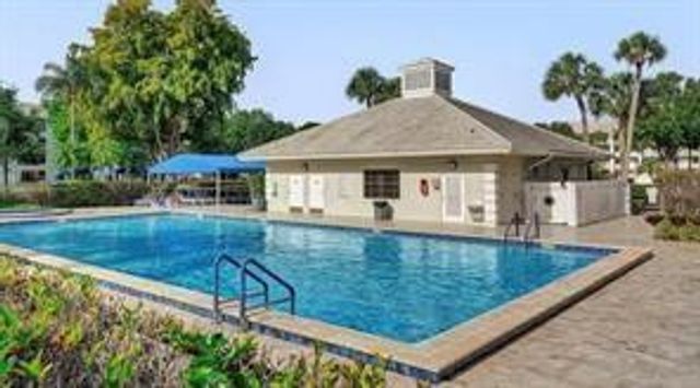 1520 Whitehall Drive 405, Davie, FL 33324