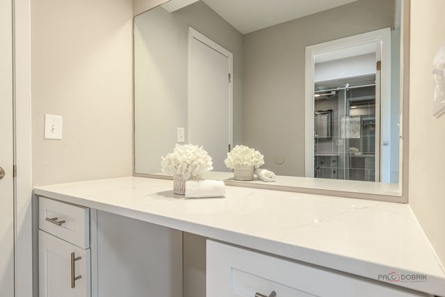 5195 Castaway Lane, Hoffman Estates, IL 60010