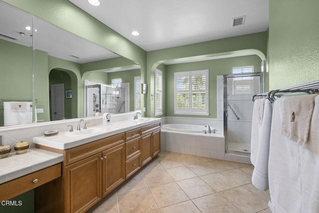 3418 Glen Abbey Lane, Oxnard, CA 93036