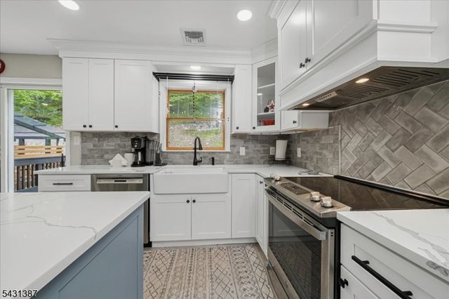 40 Tamarack Rd, White Twp., NJ 07823