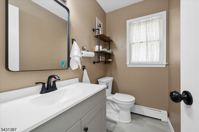 40 Tamarack Rd, White Twp., NJ 07823