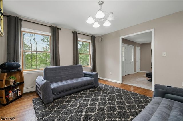 40 Tamarack Rd, White Twp., NJ 07823