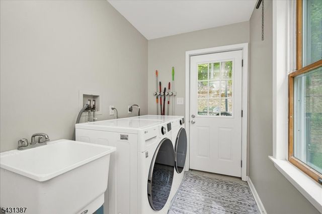 40 Tamarack Rd, White Twp., NJ 07823