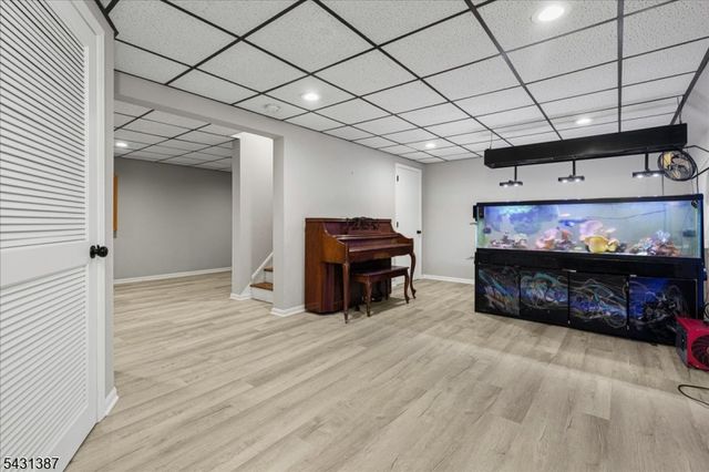 40 Tamarack Rd, White Twp., NJ 07823