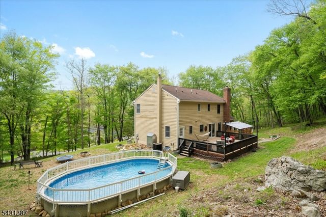 40 Tamarack Rd, White Twp., NJ 07823