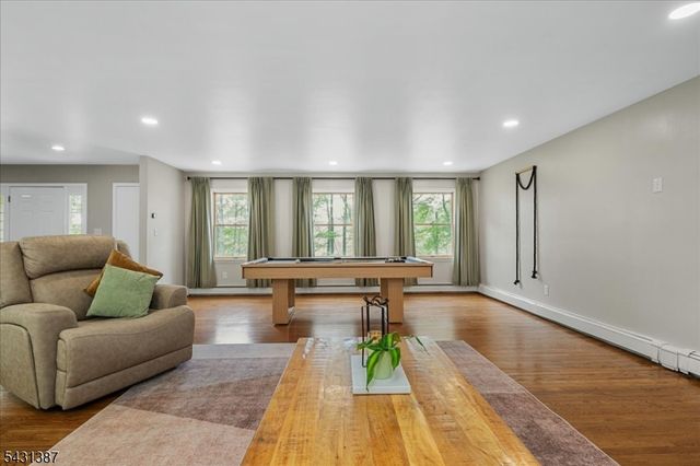 40 Tamarack Rd, White Twp., NJ 07823