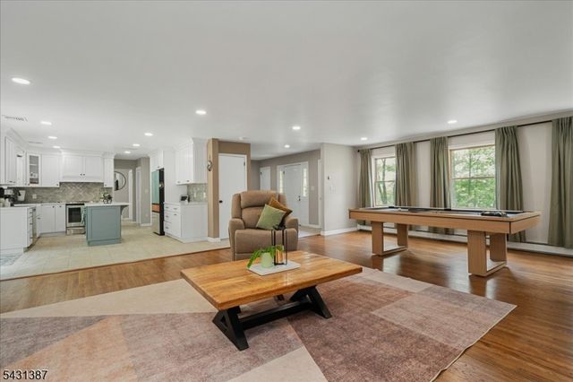 40 Tamarack Rd, White Twp., NJ 07823