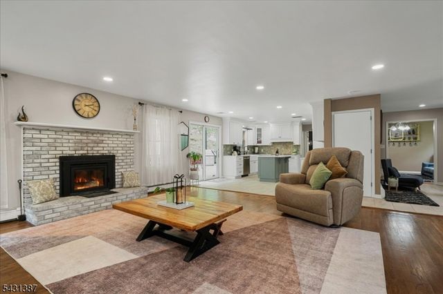 40 Tamarack Rd, White Twp., NJ 07823