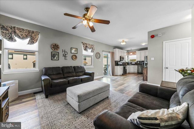 605 BARCLAY CIR, Springfield, PA 19064