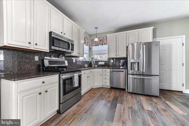 605 BARCLAY CIR, Springfield, PA 19064