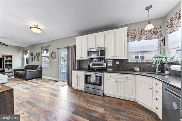 605 BARCLAY CIR, Springfield, PA 19064