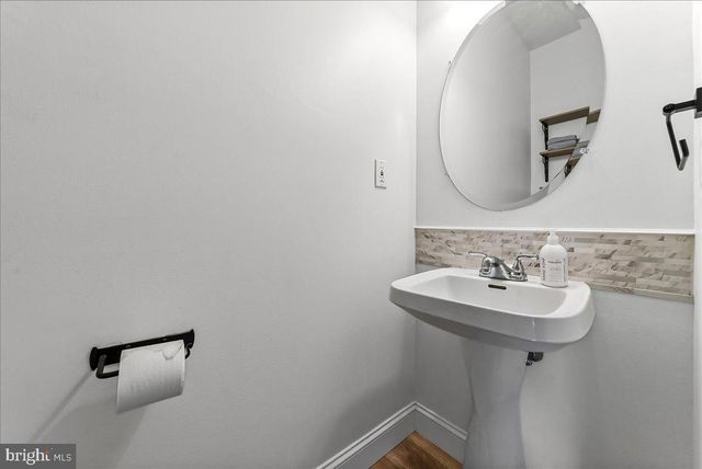 605 BARCLAY CIR, Springfield, PA 19064