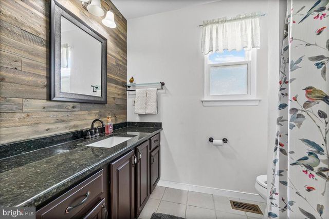 605 BARCLAY CIR, Springfield, PA 19064