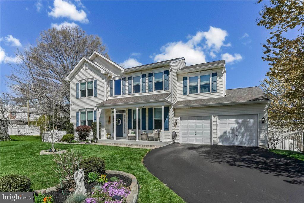 605 BARCLAY CIR, Springfield, PA 19064