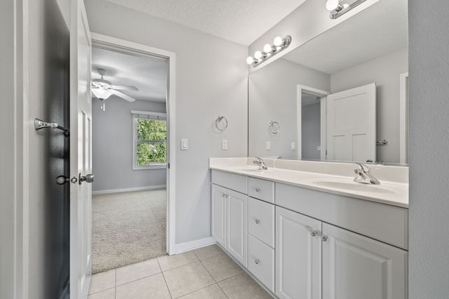7709 Ashley Place, Johnston, IA 50131