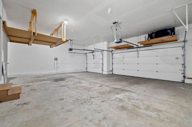 7709 Ashley Place, Johnston, IA 50131