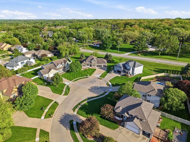 7709 Ashley Place, Johnston, IA 50131