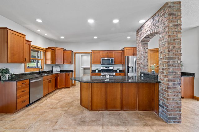 7709 Ashley Place, Johnston, IA 50131