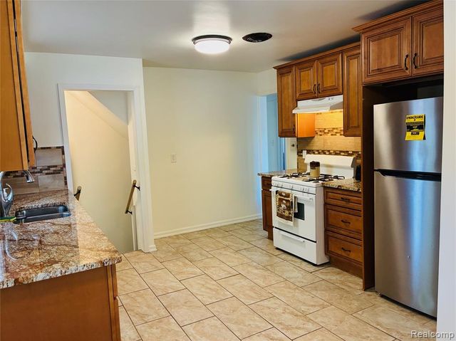 2203 White Avenue, Lincoln Park, MI 48146