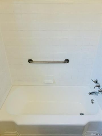 2203 White Avenue, Lincoln Park, MI 48146