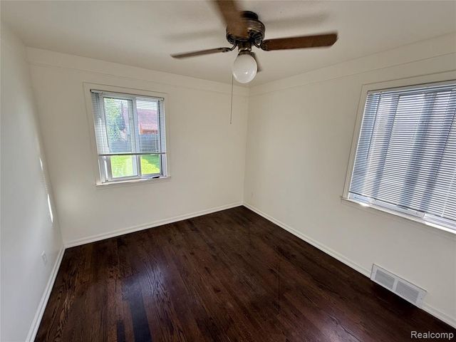 2203 White Avenue, Lincoln Park, MI 48146