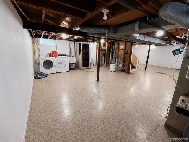2203 White Avenue, Lincoln Park, MI 48146