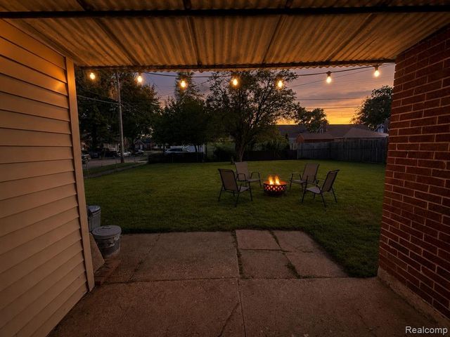 2203 White Avenue, Lincoln Park, MI 48146