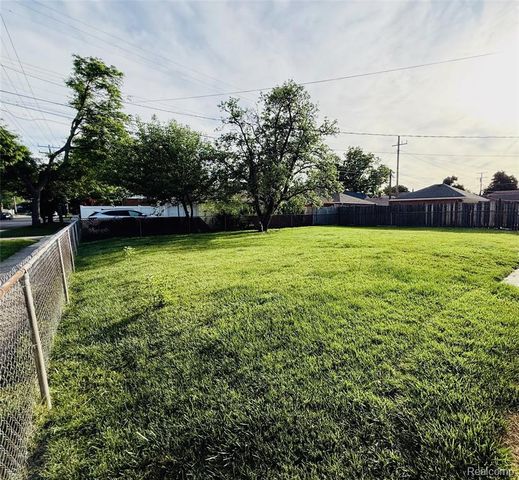 2203 White Avenue, Lincoln Park, MI 48146