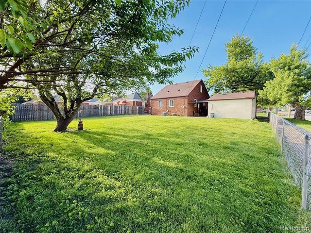 2203 White Avenue, Lincoln Park, MI 48146