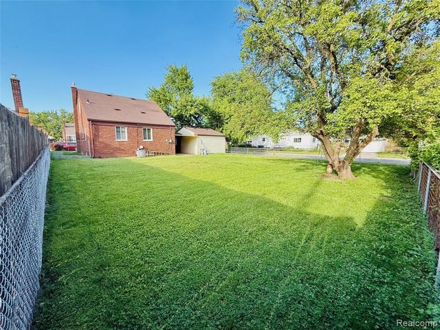 2203 White Avenue, Lincoln Park, MI 48146