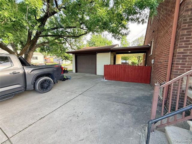 2203 White Avenue, Lincoln Park, MI 48146