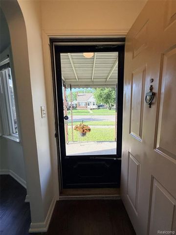 2203 White Avenue, Lincoln Park, MI 48146