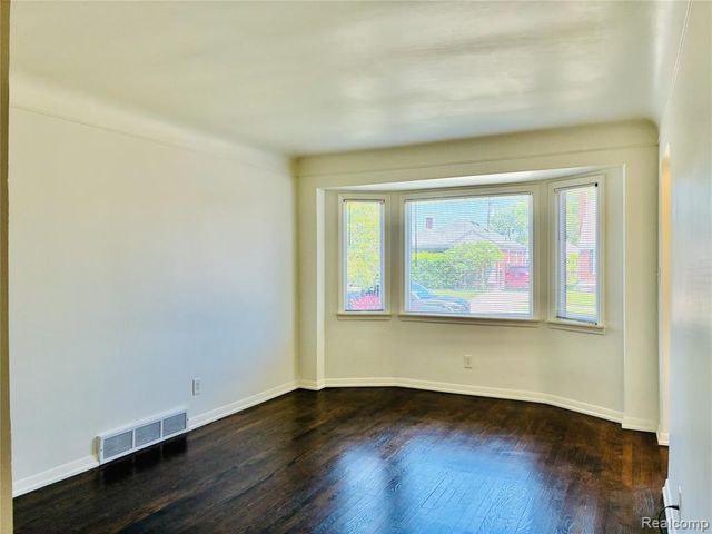 2203 White Avenue, Lincoln Park, MI 48146