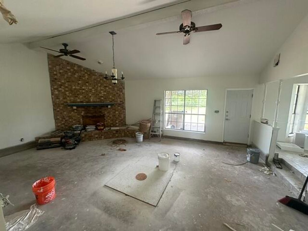 Image 7 of property listing at 5502 Meadow Drive, San Angelo, TX 76903