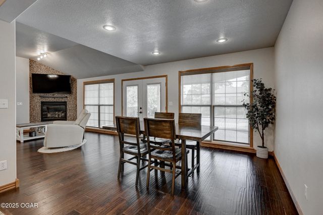 3224 N Chandler Street, Joplin, MO 64801