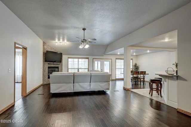 3224 N Chandler Street, Joplin, MO 64801