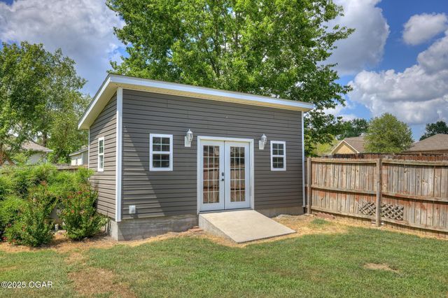 3224 N Chandler Street, Joplin, MO 64801