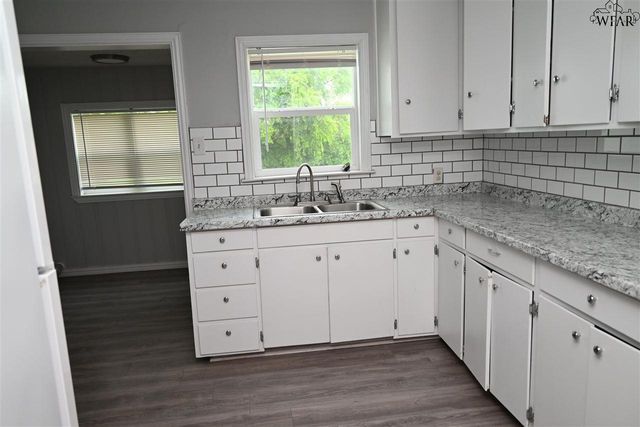 3016 THOMAS AVENUE, Wichita Falls, TX 76310
