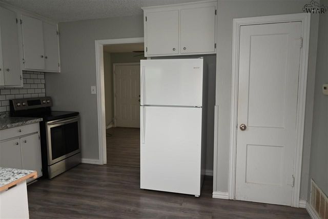 3016 THOMAS AVENUE, Wichita Falls, TX 76310